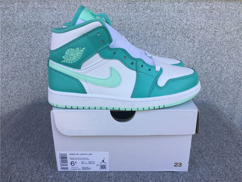 Air Jordan 1 Mid