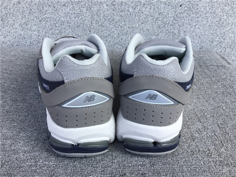 New Balance 2002 r – Image 3