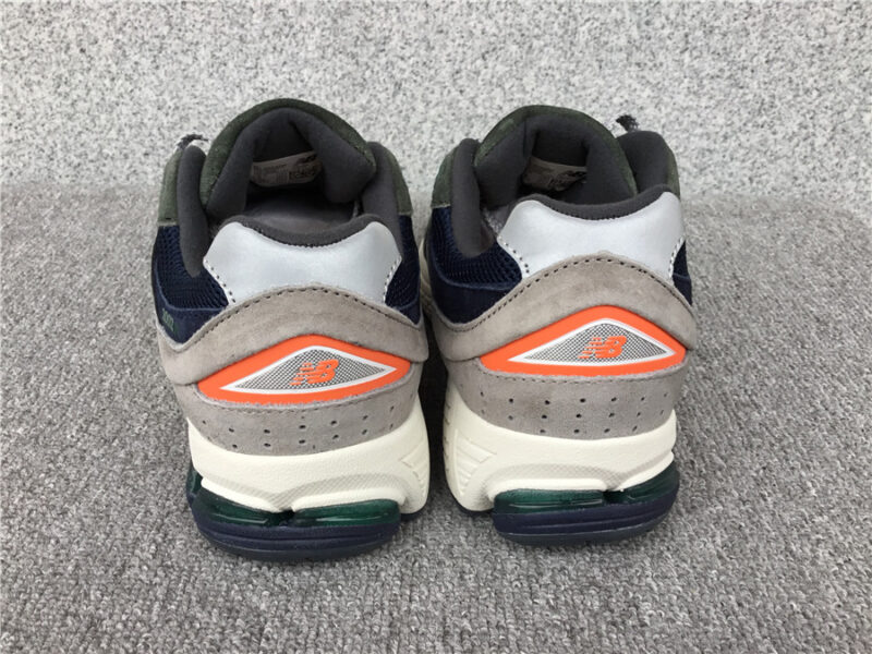 New Balance 2002 r – Image 3